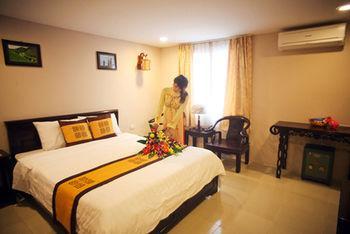 Joy Hotel 2*